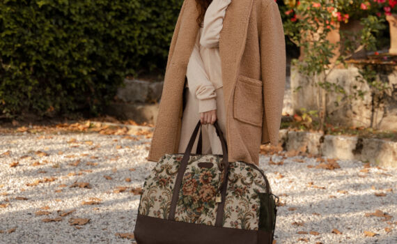 foto borsa grande con ragazza